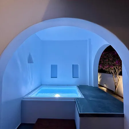 Santorini Miracles Suites, Adults Only بيريسا
