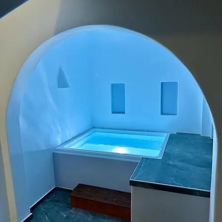 Aparthotel Santorini Miracles Suites, Adults Only