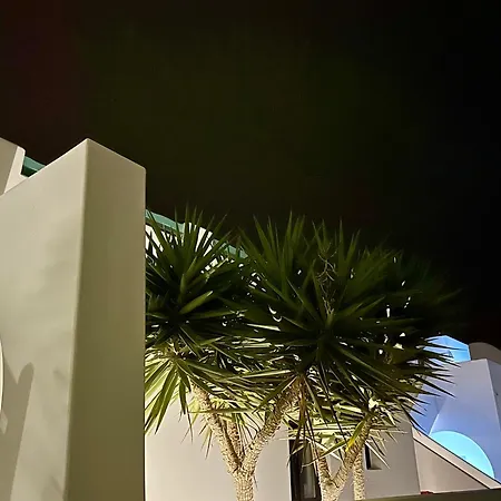 Santorini Miracles Suites, Adults Only Aparthotel *