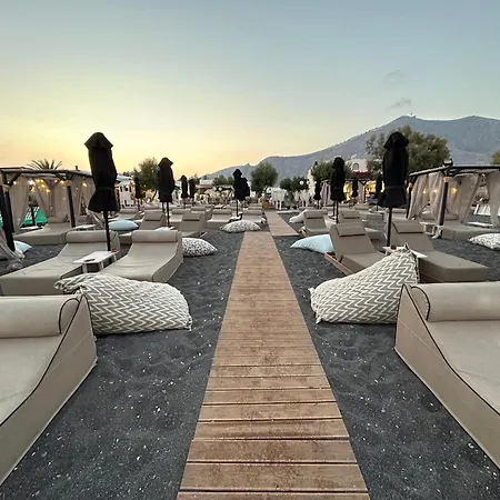 Santorini Miracles Suites, Adults Only *
