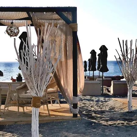 Santorini Miracles Suites, Adults Only