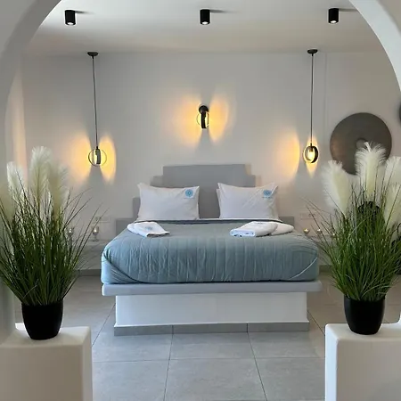 Santorini Miracles Suites, Adults Only *